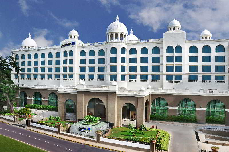 Radisson Blu Plaza Hotel Mysore Exterior photo