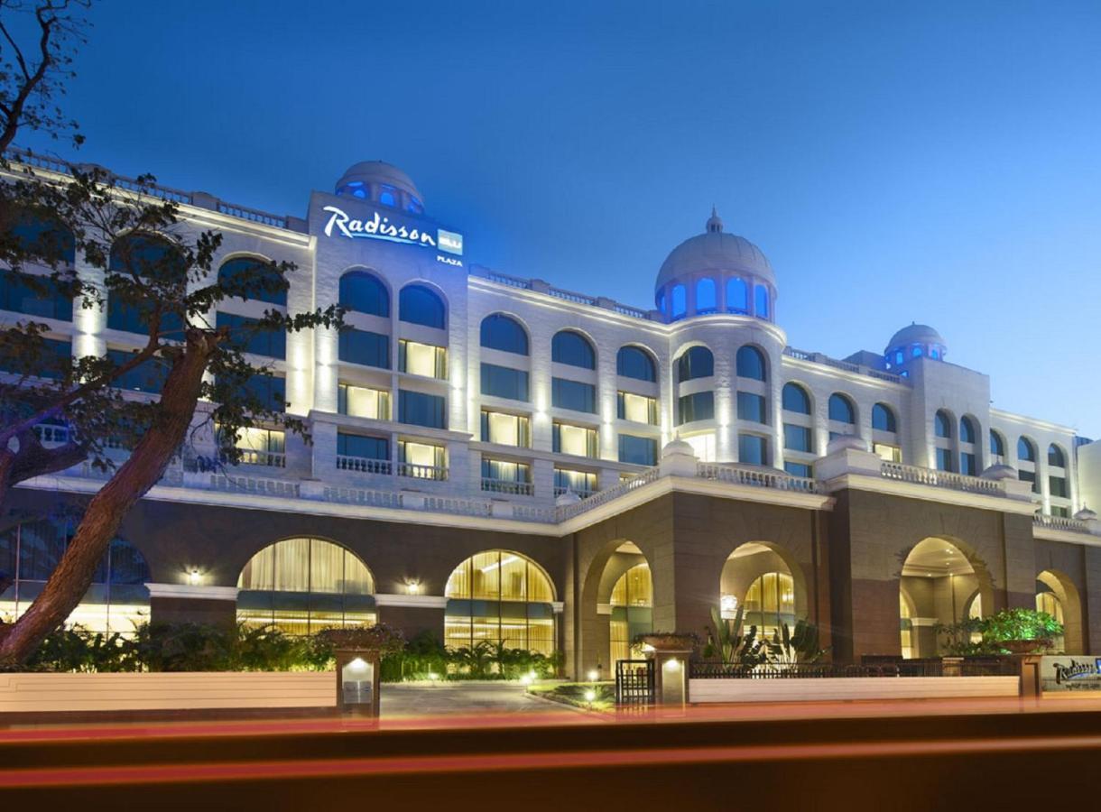 Radisson Blu Plaza Hotel Mysore Exterior photo